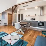 Aparthotel Lux - Skolas Riga