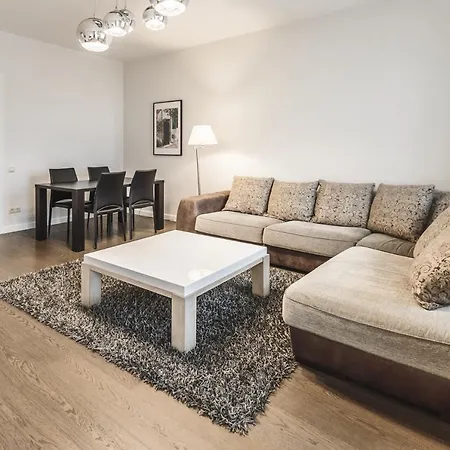 Lux - Skolas Lejlighedshotel 4*