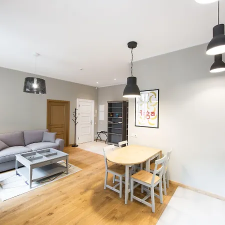 Lux - Skolas Apart-hotel Riga