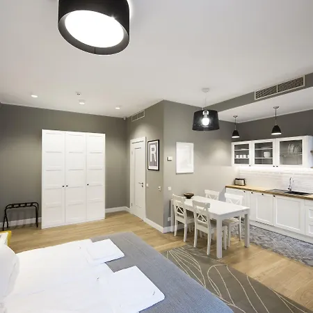 Apart-hotel Lux - Skolas 4*