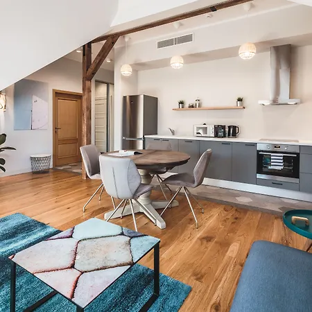 Lejlighedshotel Lux - Skolas Riga