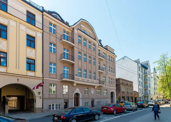 Lejlighedshotel Lux - Skolas 4*