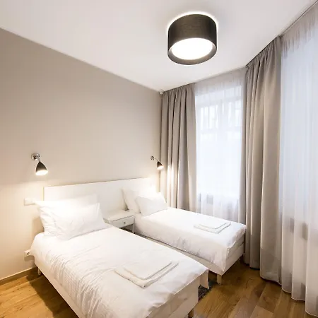 アパートホテル Lux - Skolas 4*