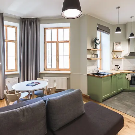 Lux - Skolas アパートホテル リガ