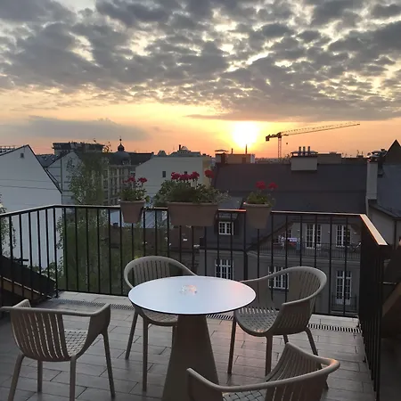 アパートホテル Lux - Skolas