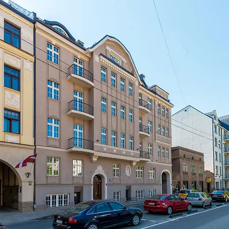 Aparthotel Lux - Skolas 4*